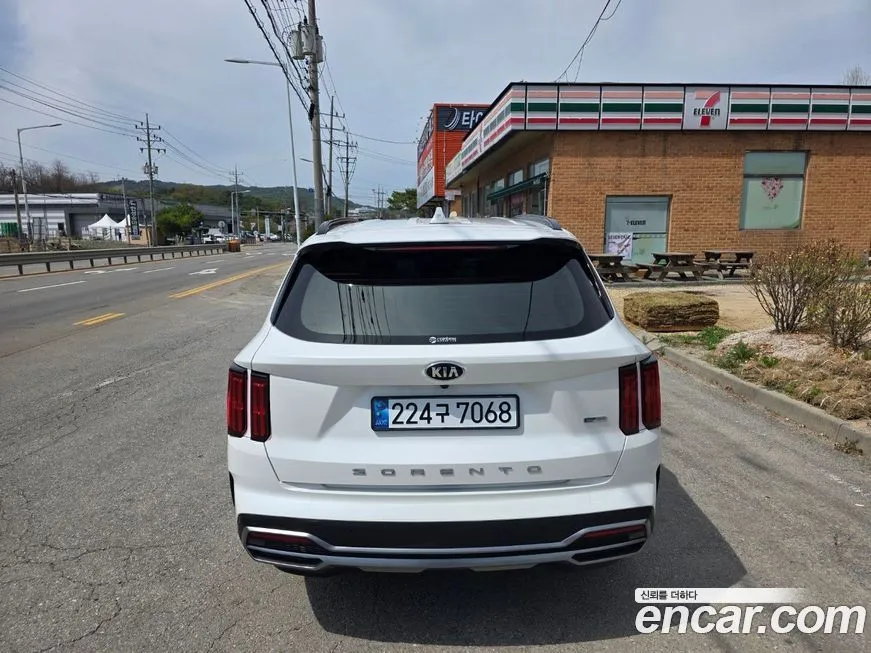 Kia Sorento — фото 7