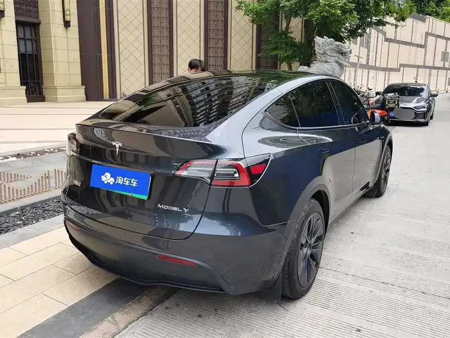 Tesla Model Y — фото 9