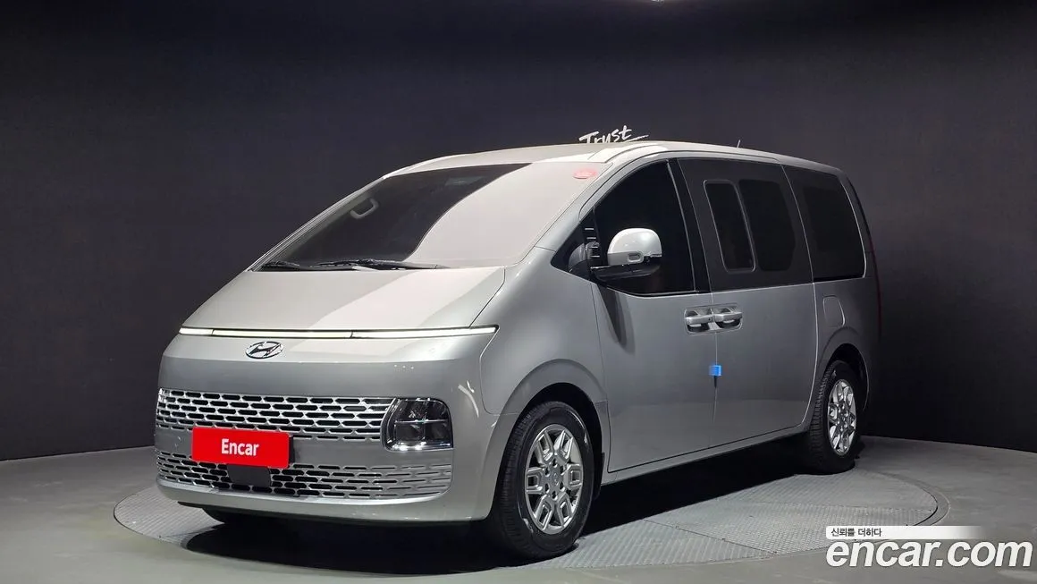 Hyundai Staria — фото 1