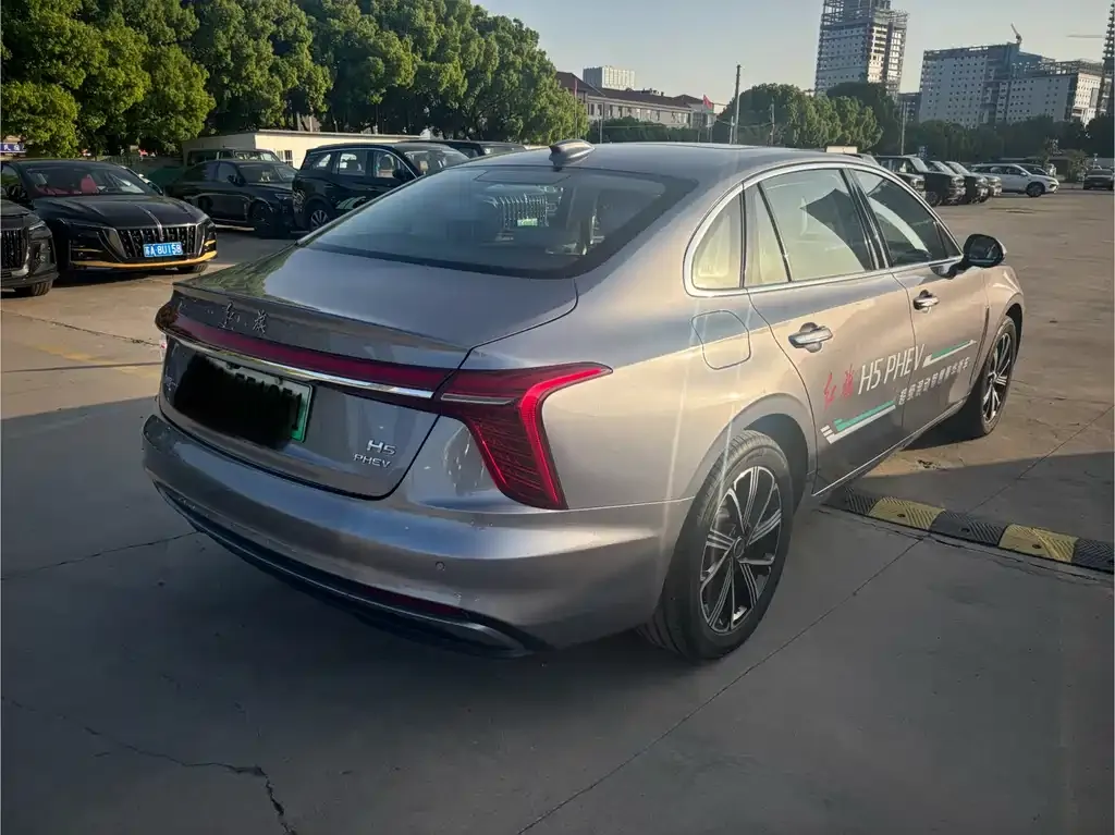Hongqi H5 PHEV 2025 из CN, фото 5