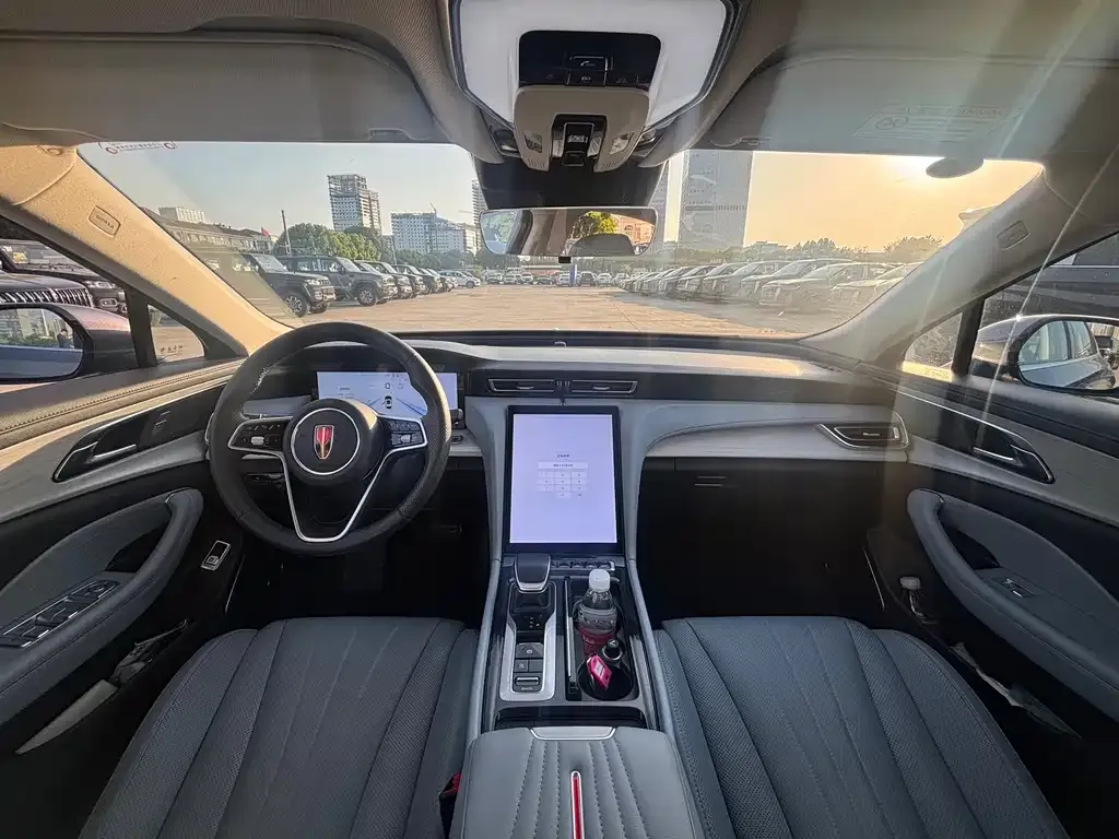 Hongqi H5 PHEV 2025 из CN, фото 10