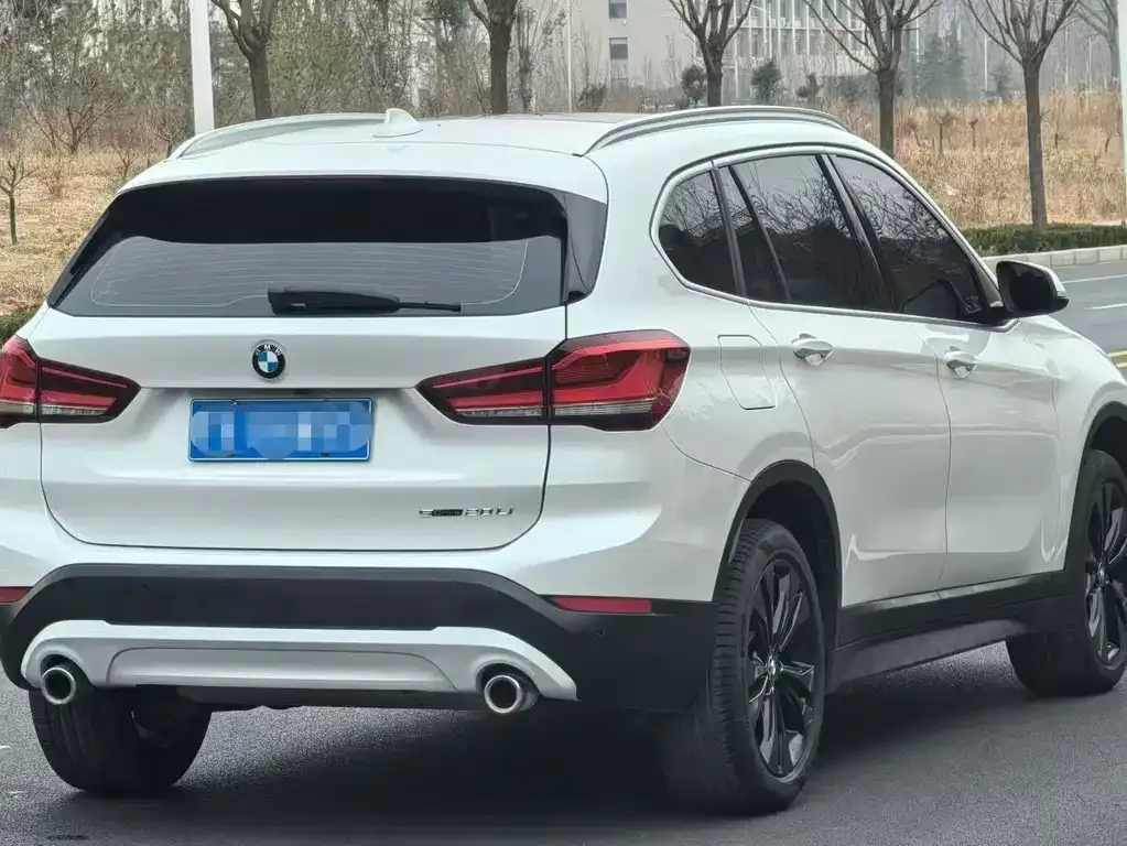 BMW X1 — фото 9