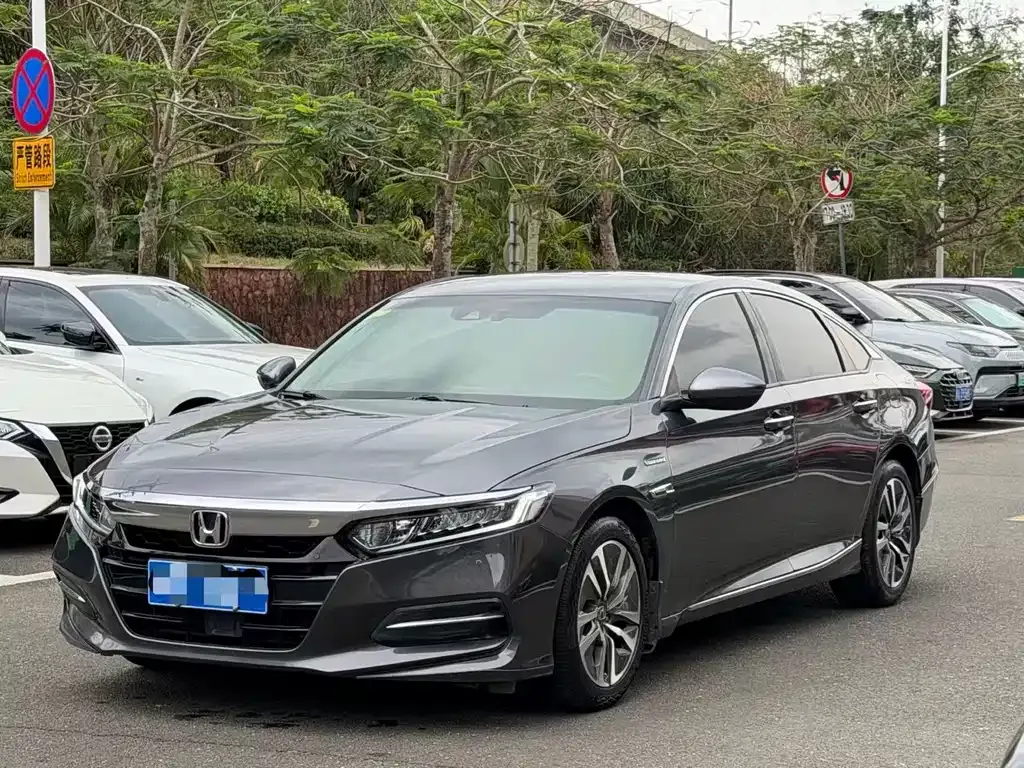 Honda Accord — фото 1