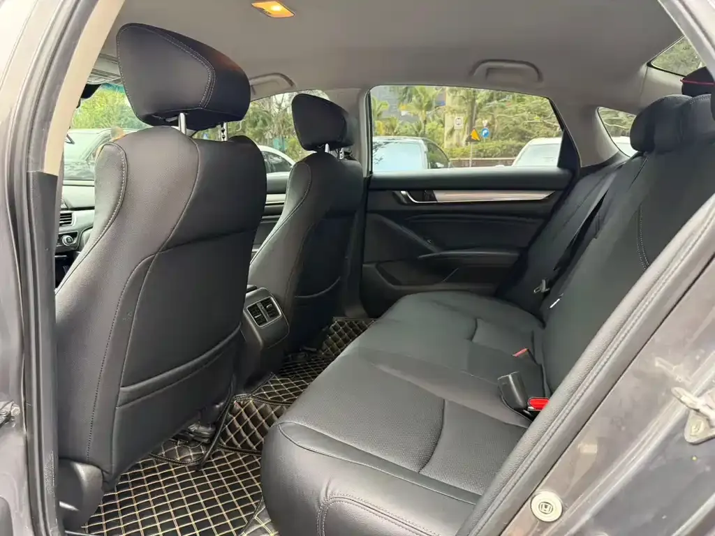 Honda Accord — фото 2
