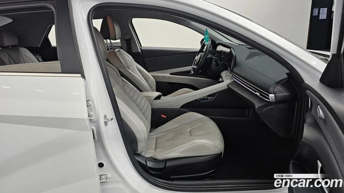 Hyundai AVANTE — фото 9