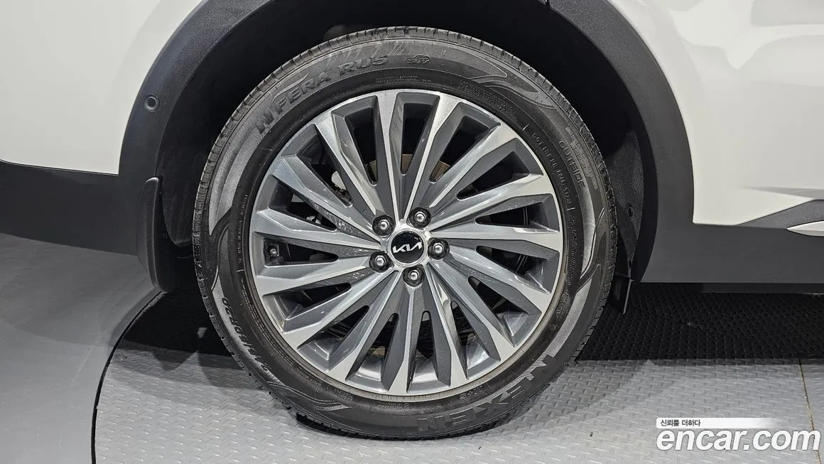 Kia Sorento — фото 9