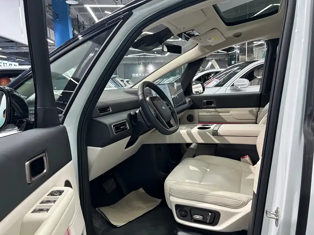 Li Auto MEGA — фото 8