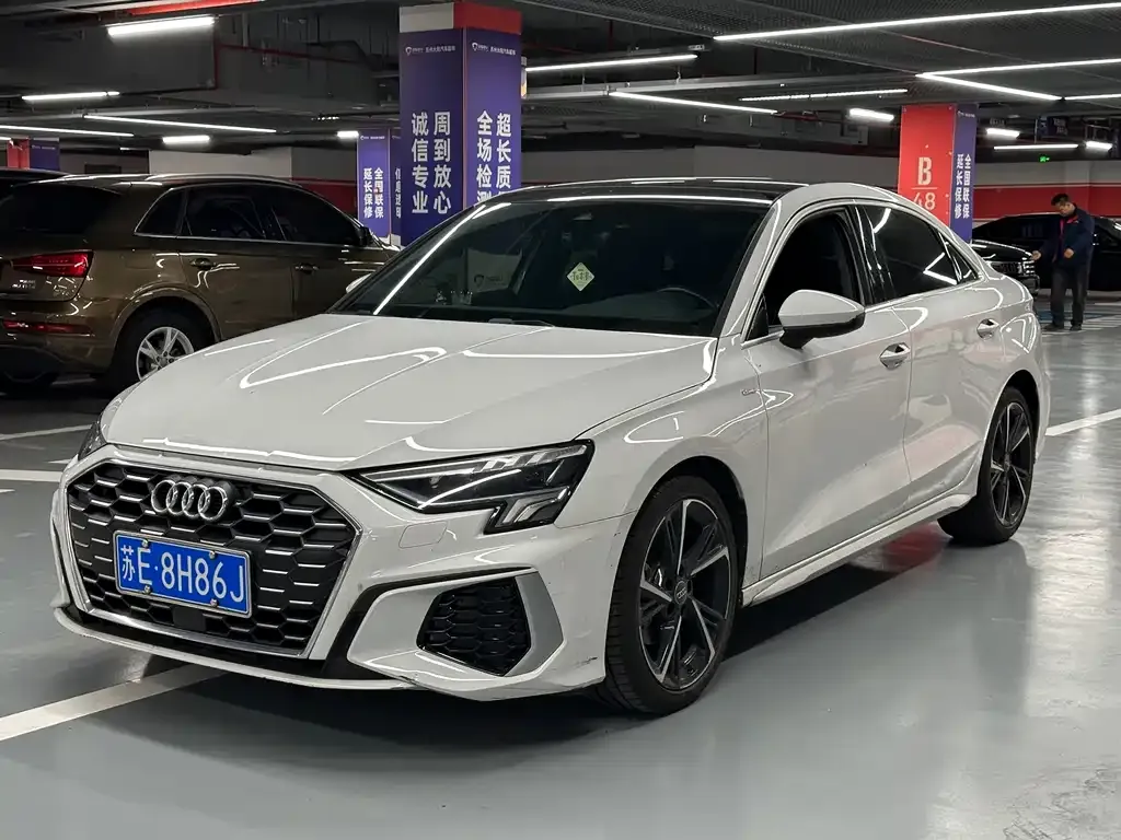 Audi A3 — фото 1