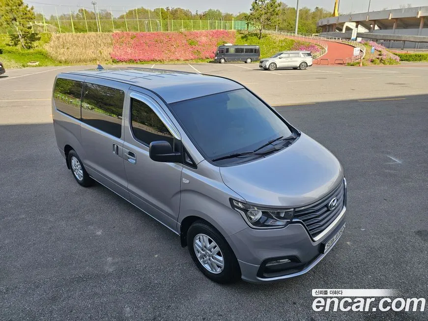 Hyundai Starex — фото 10