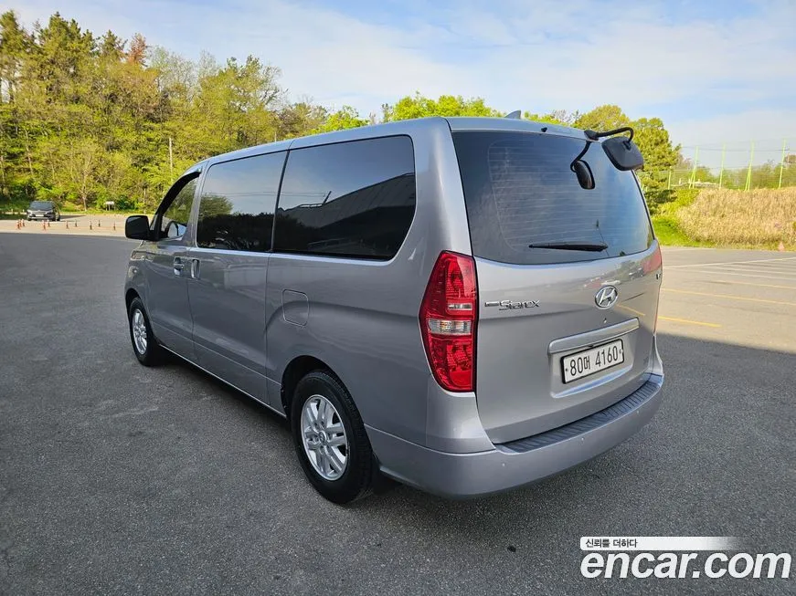 Hyundai Starex — фото 2