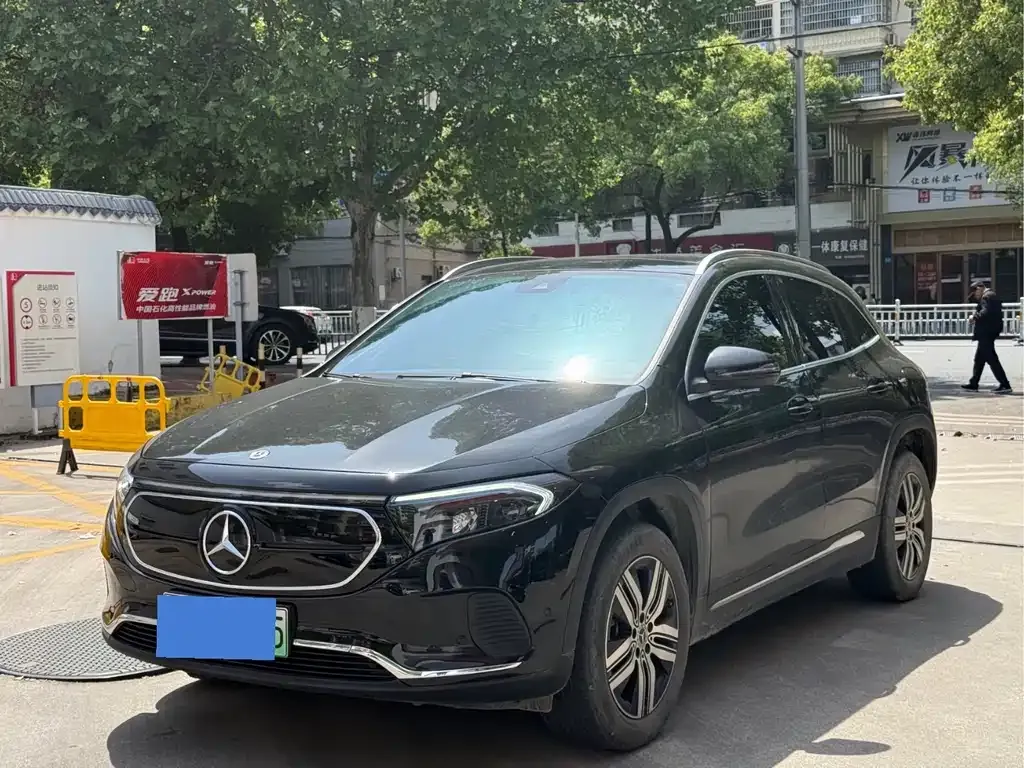 Mercedes-Benz EQA — фото 1