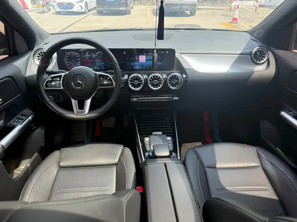 Mercedes-Benz EQA — фото 4