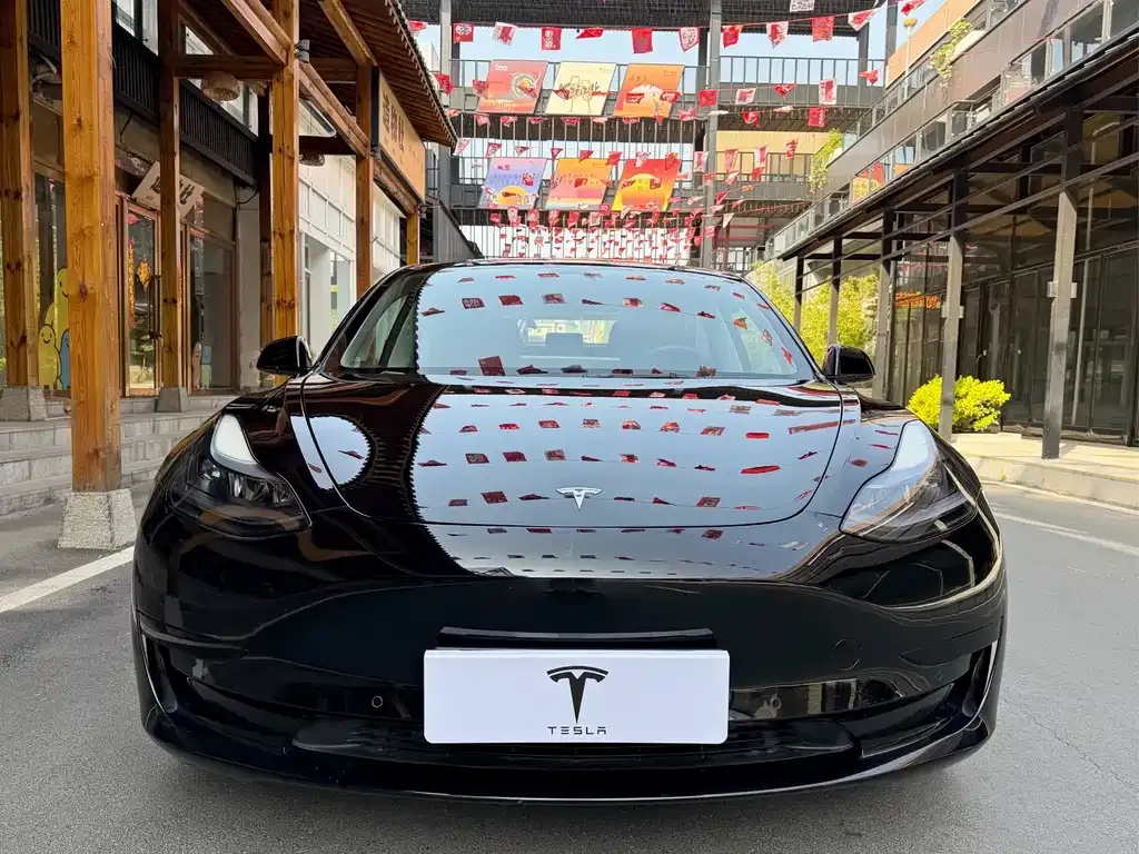 Tesla Model 3 — фото 7