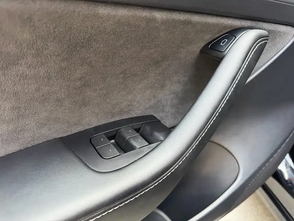 Tesla Model 3 — фото 9