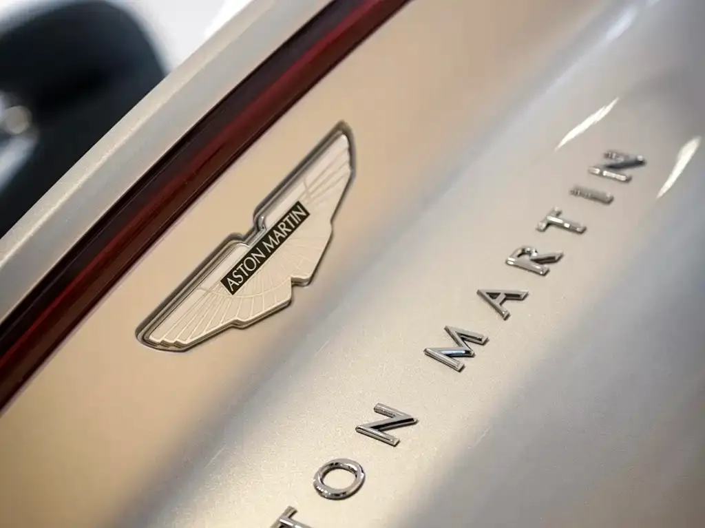 Aston Martin DBX 2023 из CN, фото 2