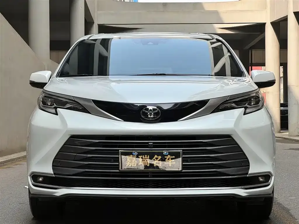 Toyota Sienna 2024 из CN, фото 4