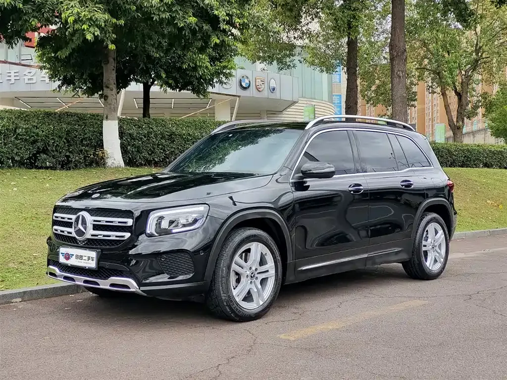 Mercedes-Benz GLB — фото 1