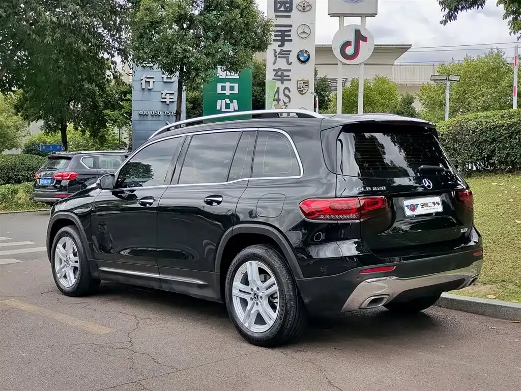 Mercedes-Benz GLB — фото 10