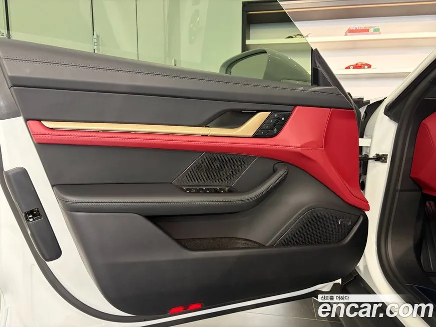 Porsche Taycan 2025 из KR, фото 7