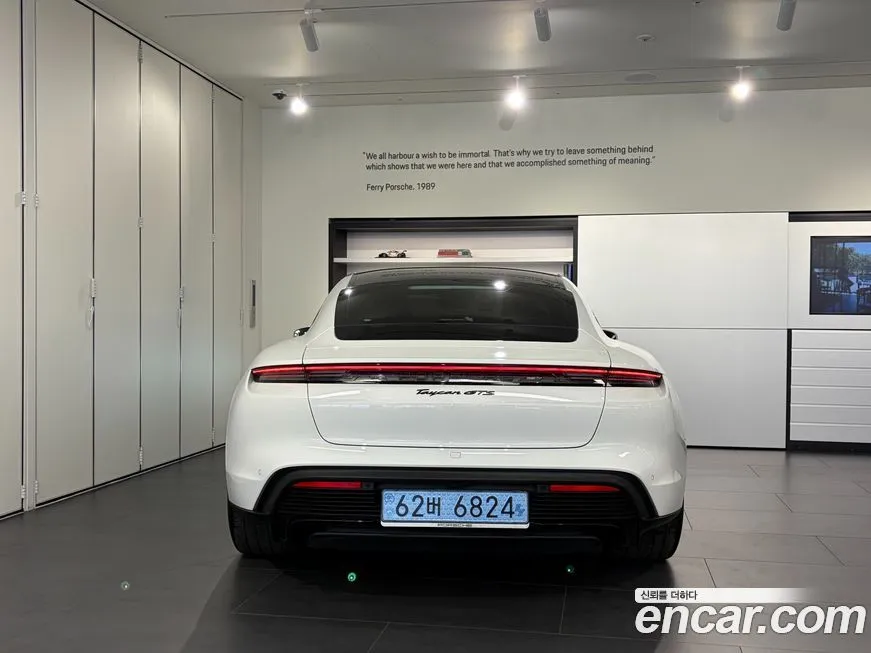 Porsche Taycan 2025 из KR, фото 4