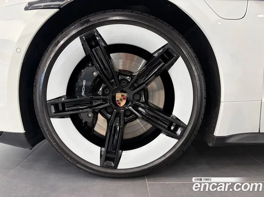 Porsche Taycan 2025 из KR, фото 2
