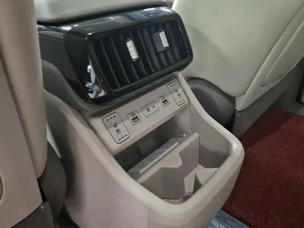 Hyundai Custo — фото 3