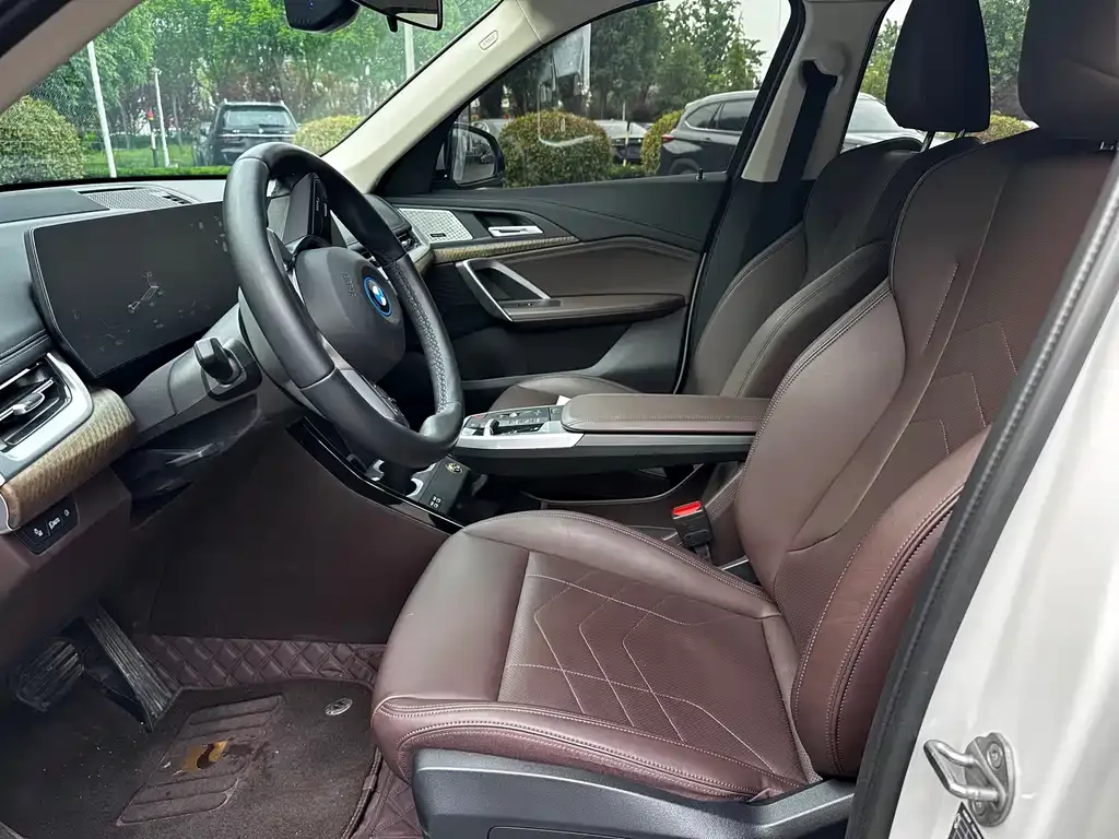 BMW iX1 2024 из CN, фото 6