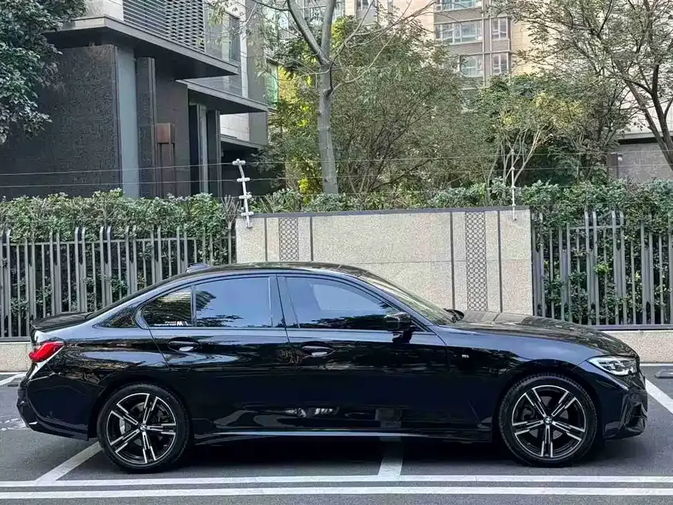 BMW 3 Series 2022 из CN, фото 9