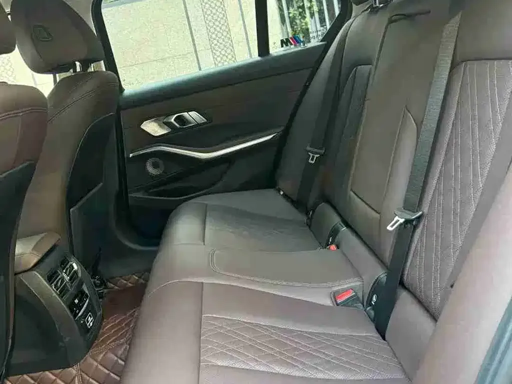 BMW 3 Series 2022 из CN, фото 3