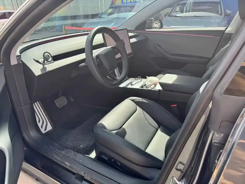 Tesla Model 3 — фото 3