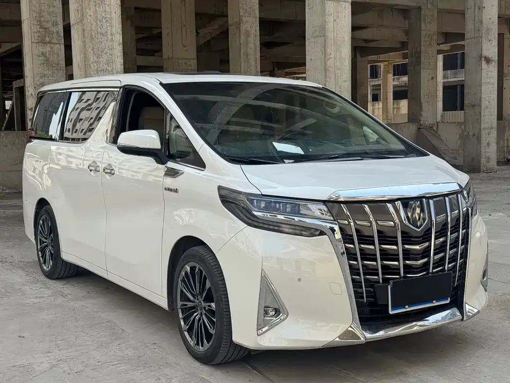 Toyota Alphard — фото 3