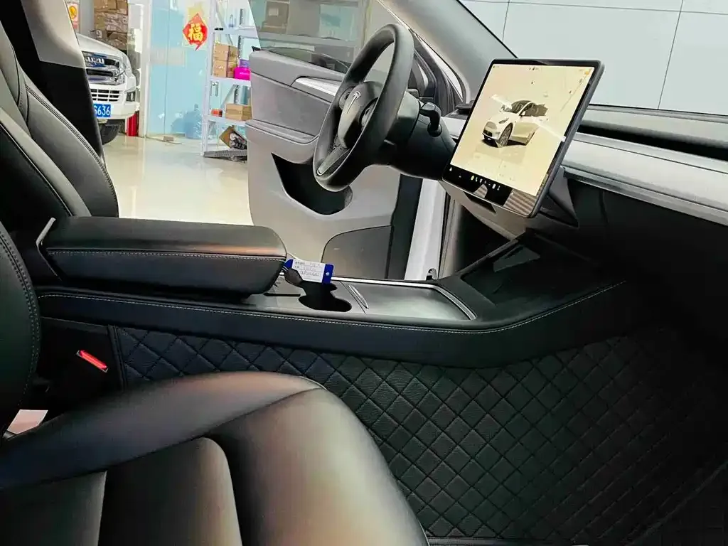 Tesla Model Y 2024 из CN, фото 6