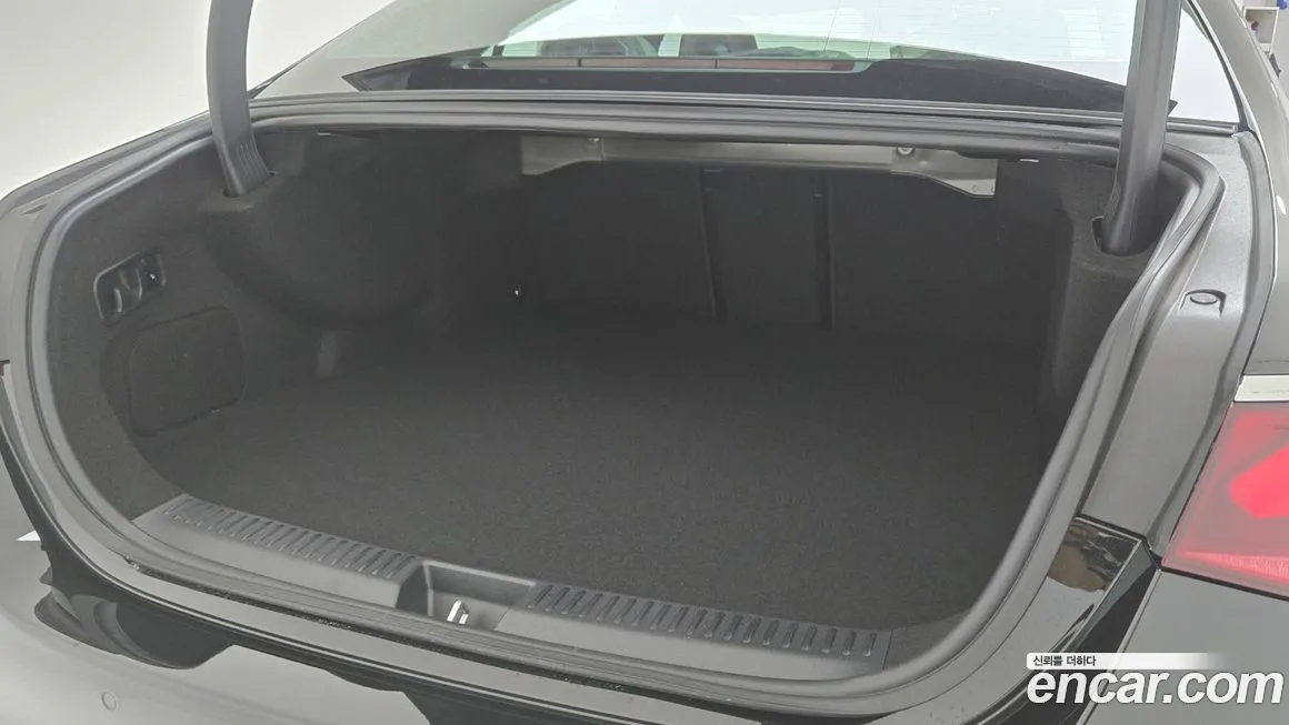 Mercedes-Benz E-Class 2026 из KR, фото 6