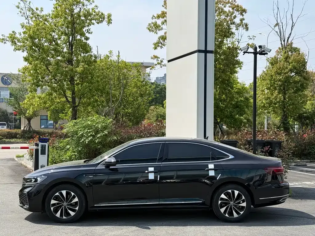 Volkswagen Passat — фото 6