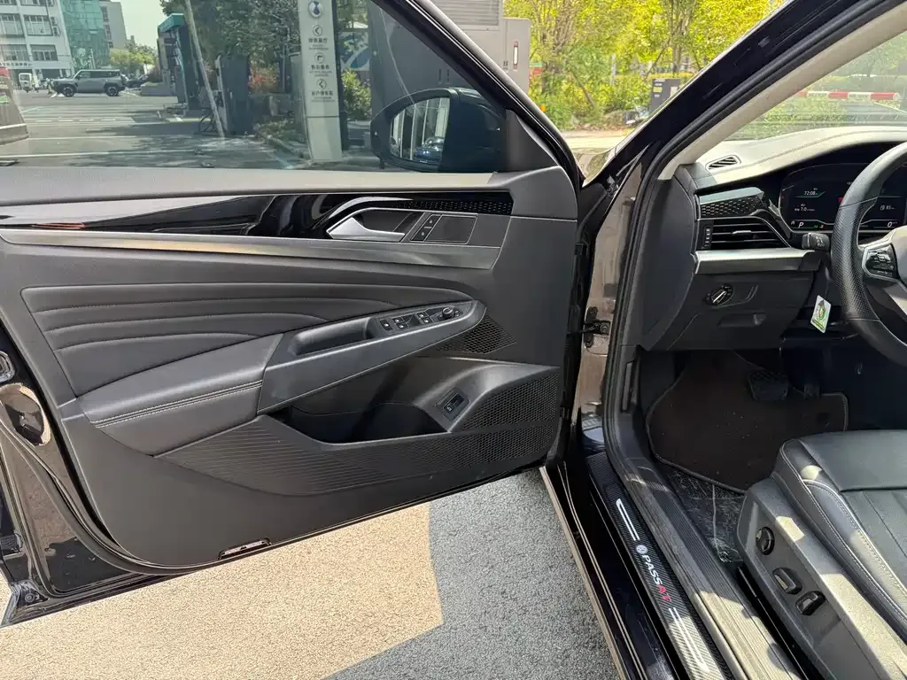 Volkswagen Passat — фото 8