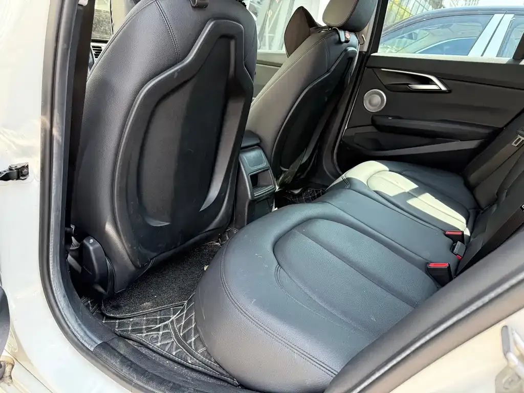 BMW 1 Series 2022 из CN, фото 6