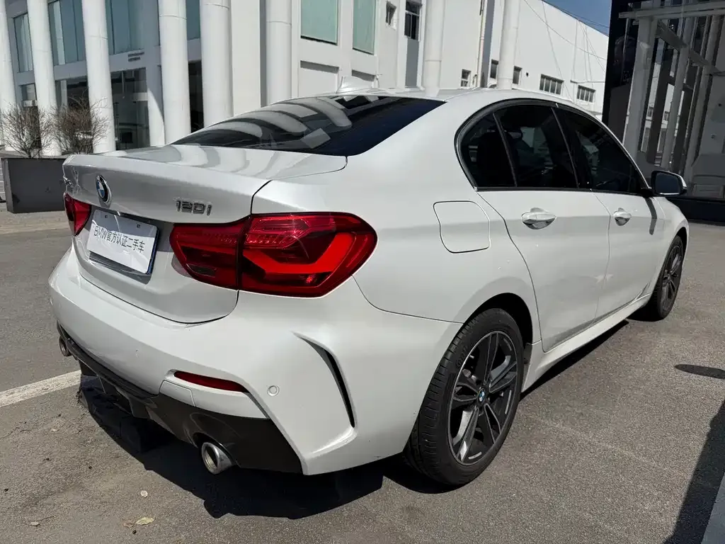 BMW 1 Series 2022 из CN, фото 3