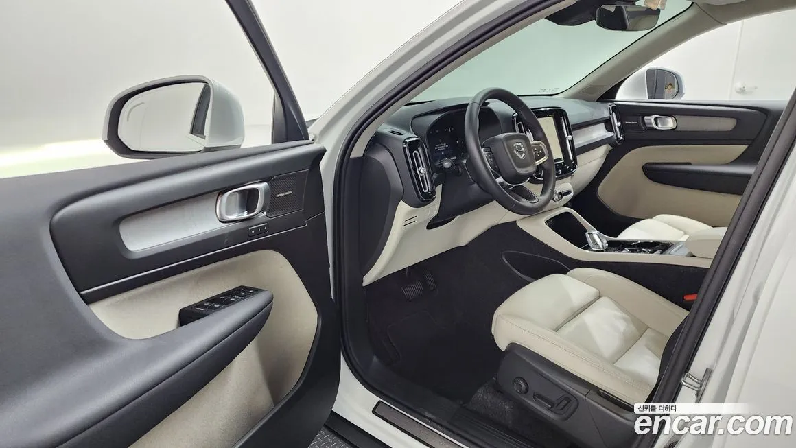 Volvo XC40 2025 из KR, фото 9