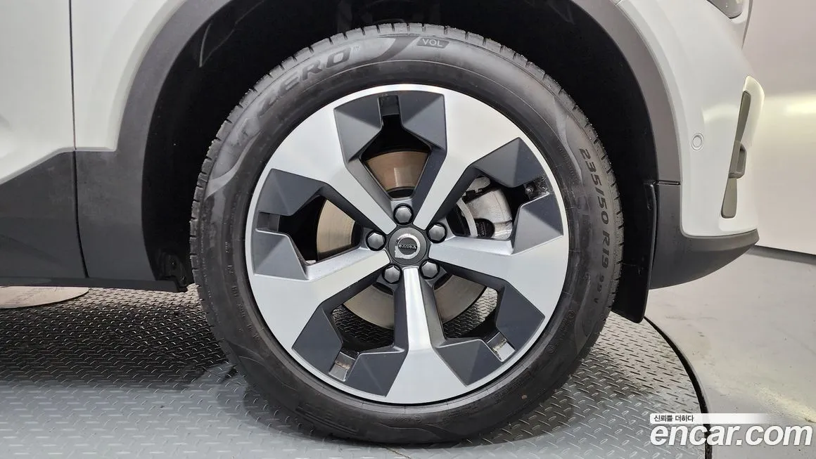 Volvo XC40 2025 из KR, фото 7