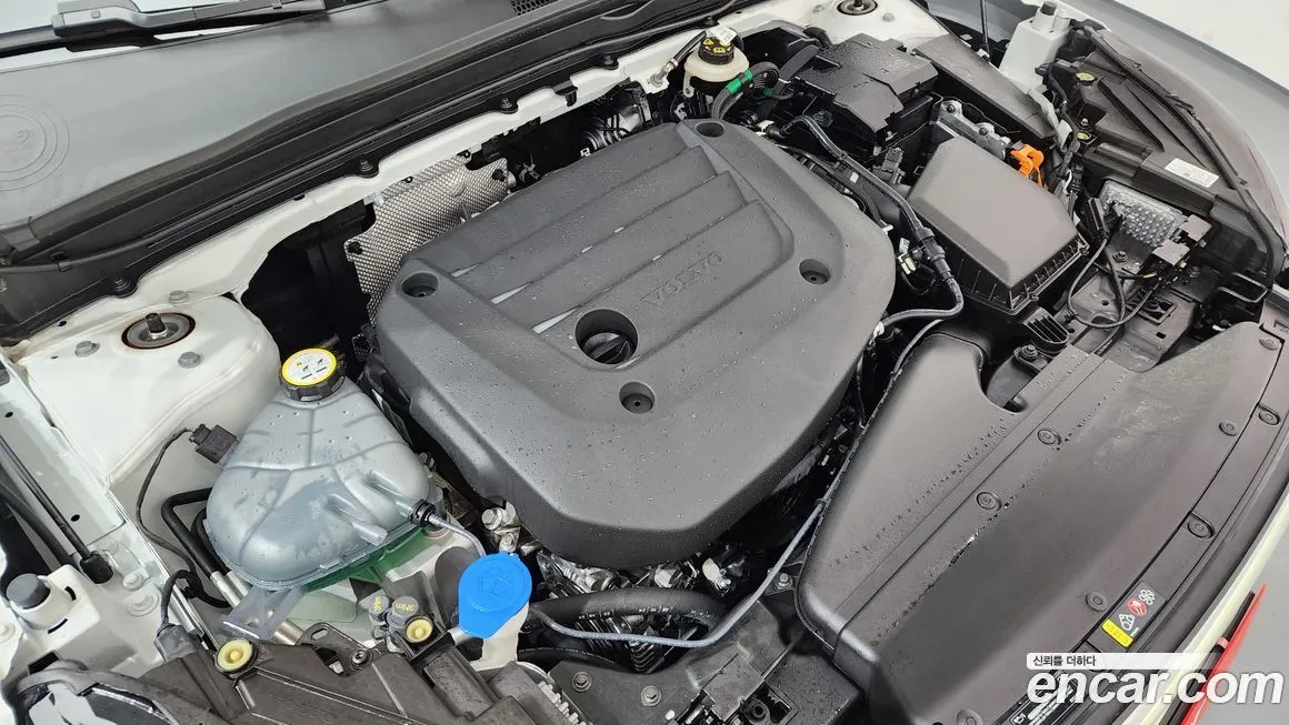 Volvo XC40 2025 из KR, фото 8