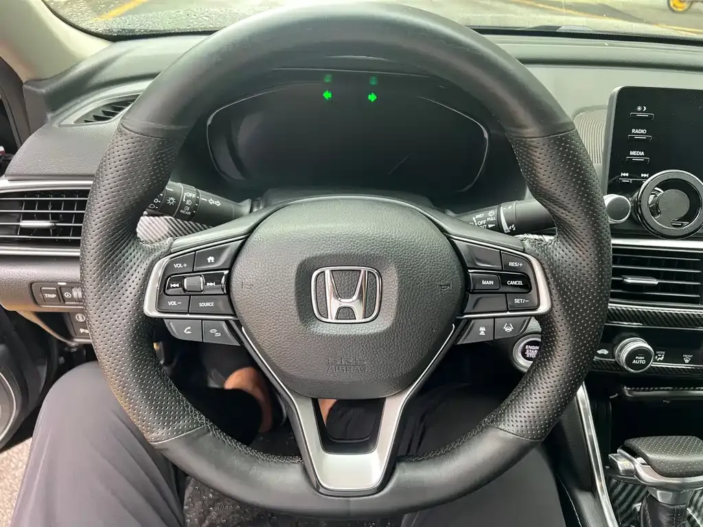 Honda Accord — фото 7