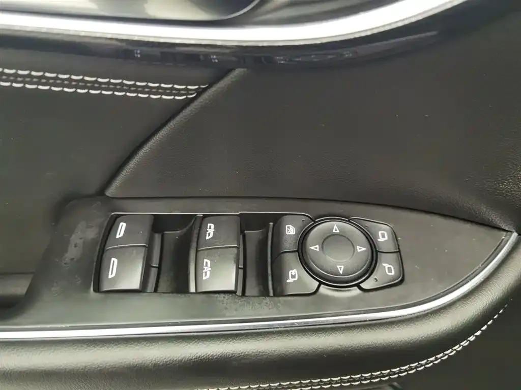 Buick Envision Plus — фото 2