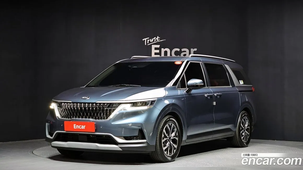 Kia Carnival — фото 1