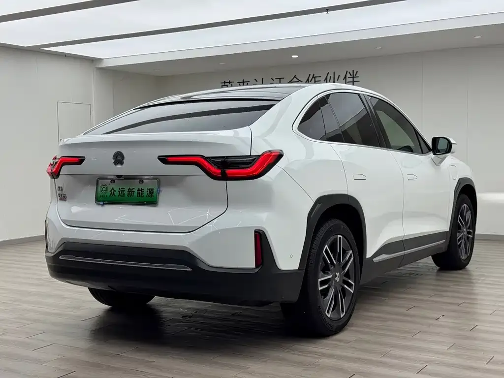 NIO EC6 — фото 10