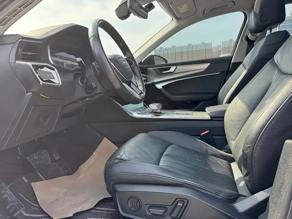 Audi A6L 2021 из CN, фото 3