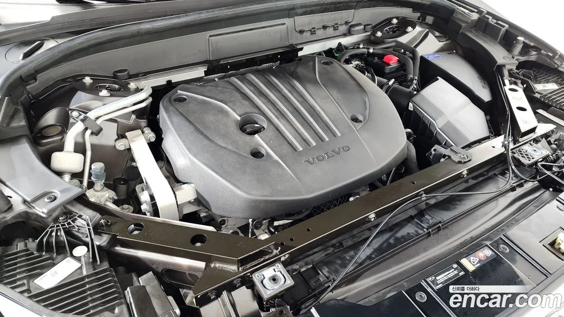 Volvo XC60 — фото 8