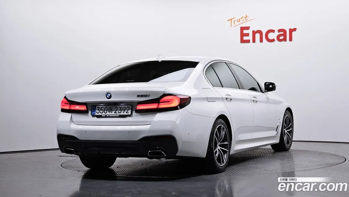 BMW 5-Series 2021 из KR, фото 2