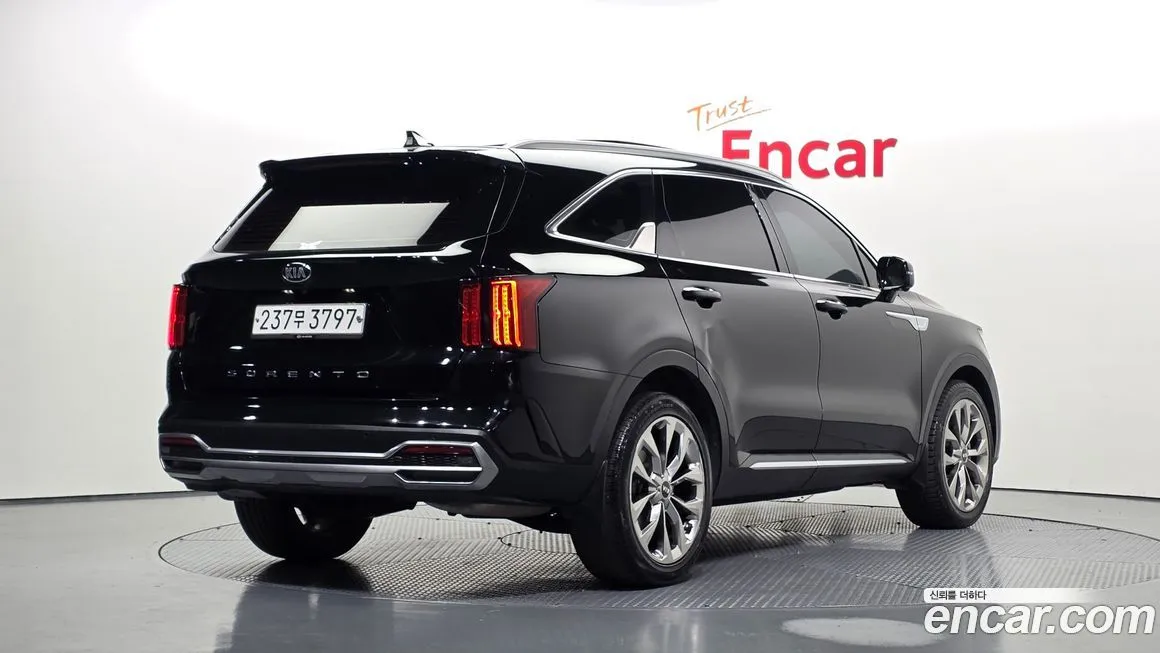 Kia Sorento — фото 4
