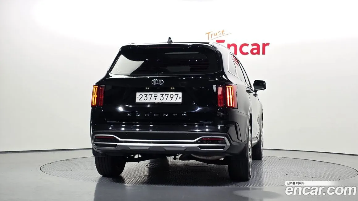 Kia Sorento — фото 3