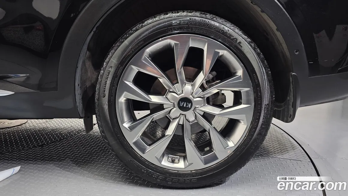 Kia Sorento — фото 9
